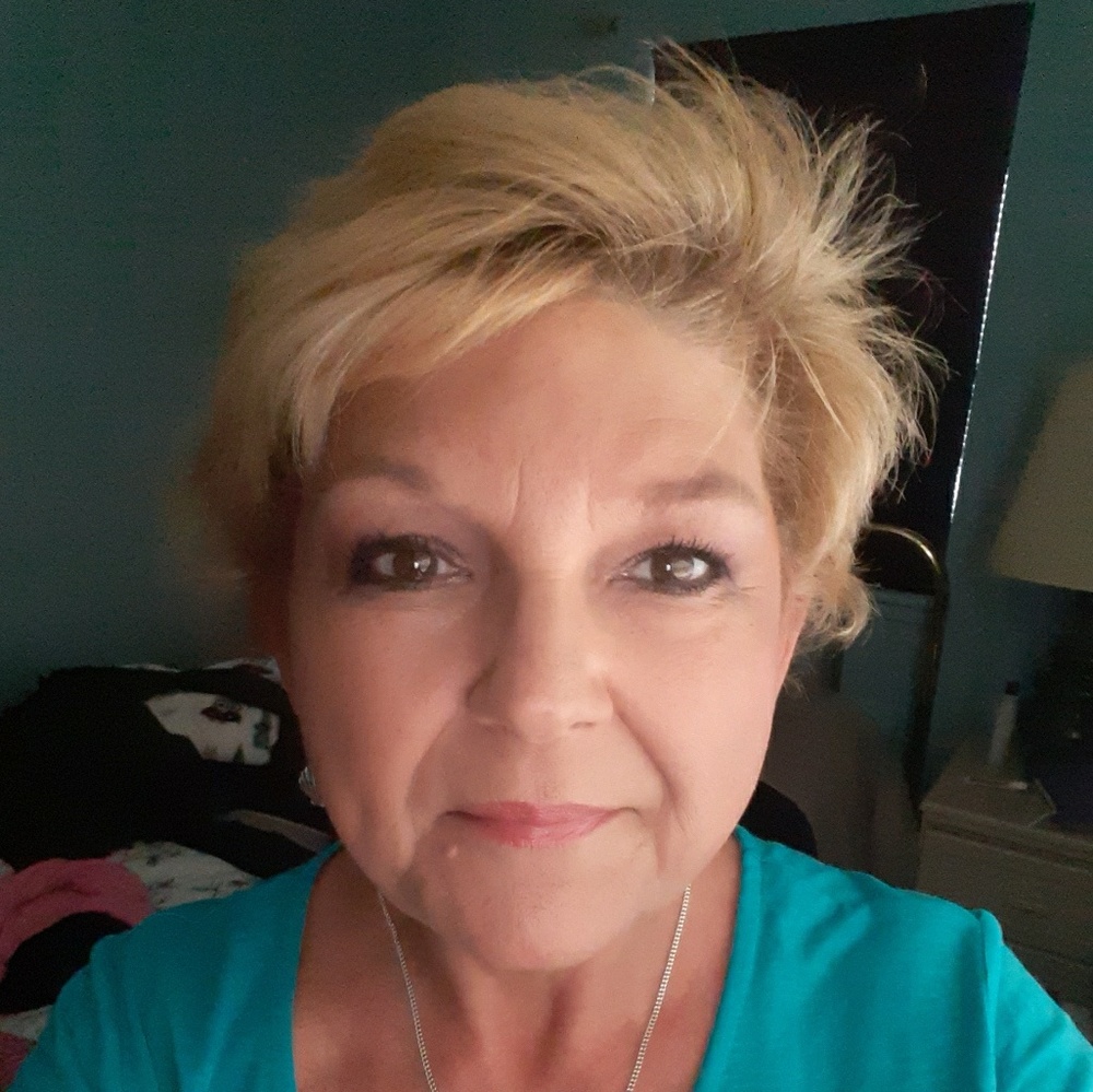 Meet your Posher, Angela